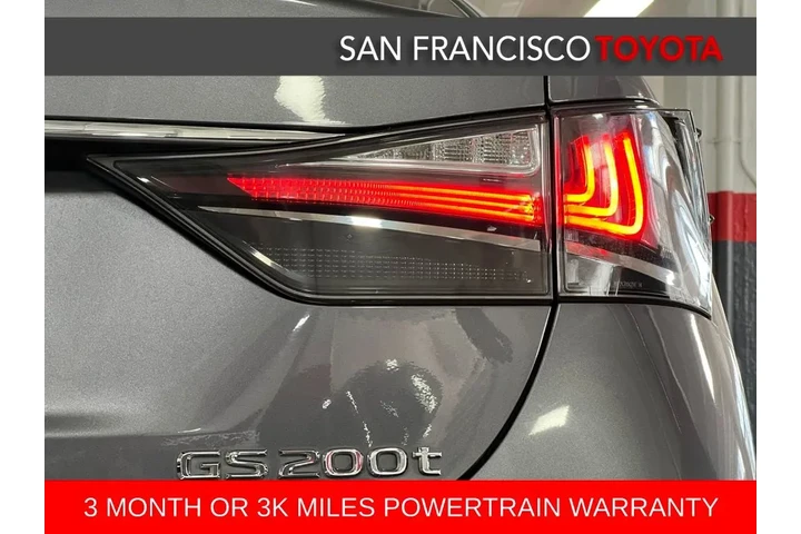 $15988 : 2016 GS 200t image 10