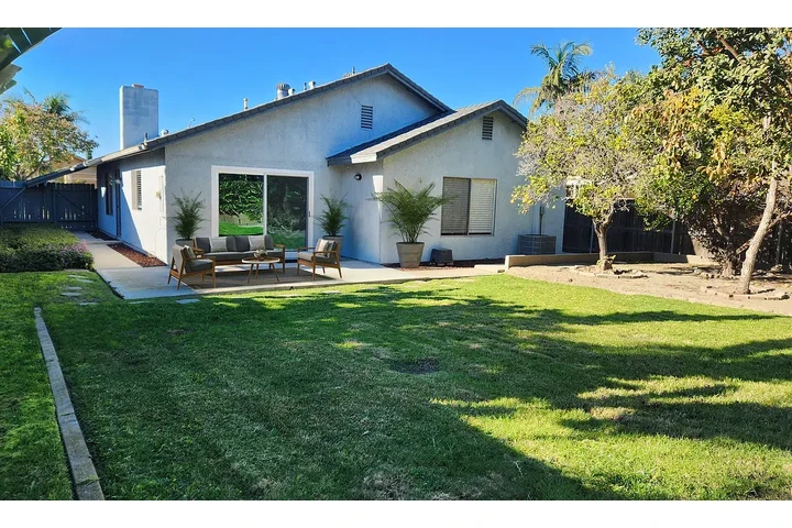 $1400 : Santa Ana - Home Available image 8