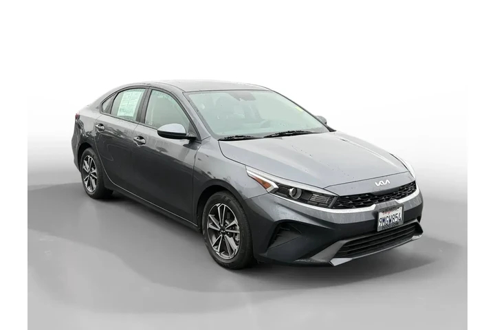 $16900 : Kia Forte 2024 LX 4dr Sedan image 7