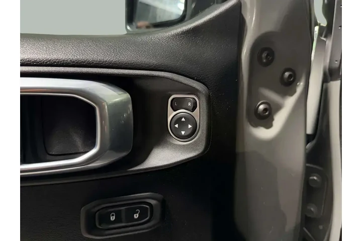 $32995 : Jeep Wrangler Unlimited 2021 image 9