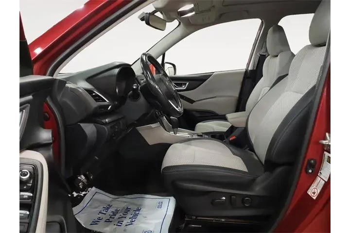 $27288 : Subaru Forester 2019 AWD Pre image 9