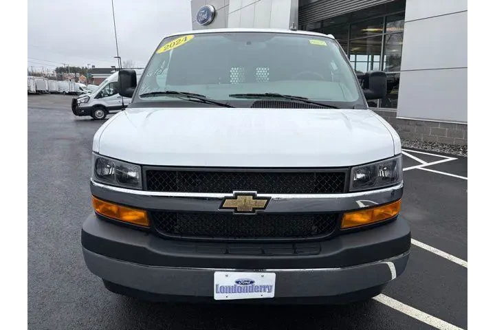 $31498 : Chevrolet Express 2024 2500 image 8