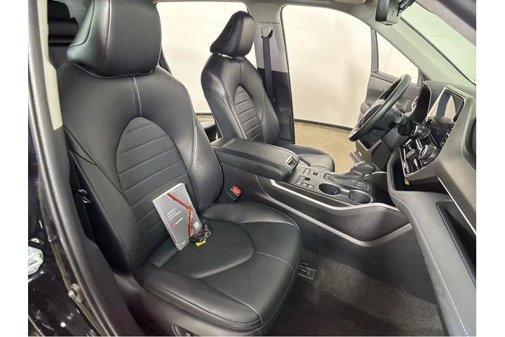 $38140 : Gold Certified2023 Highlander image 6