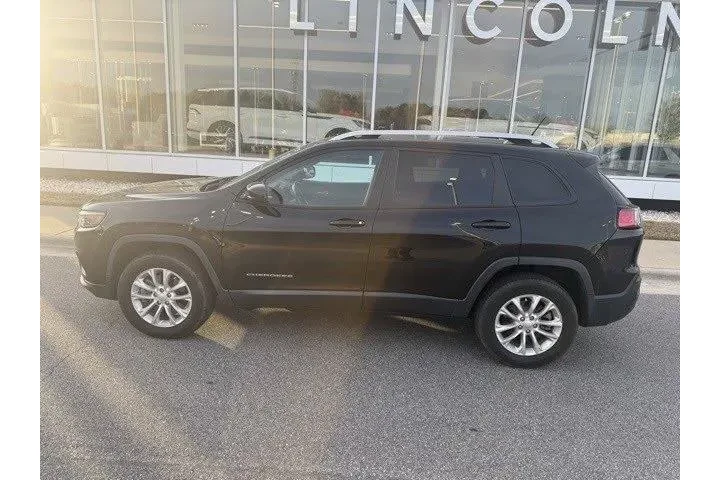 $13421 : Jeep Cherokee 2020 4x4 Latit image 9