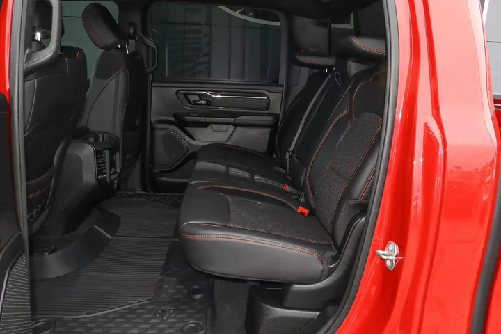 $37988 : 2022 1500 Big Horn 4x4 Crew C image 8