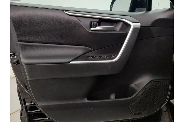 $30998 : Toyota RAV4 2024 XLE 4dr SUV image 4