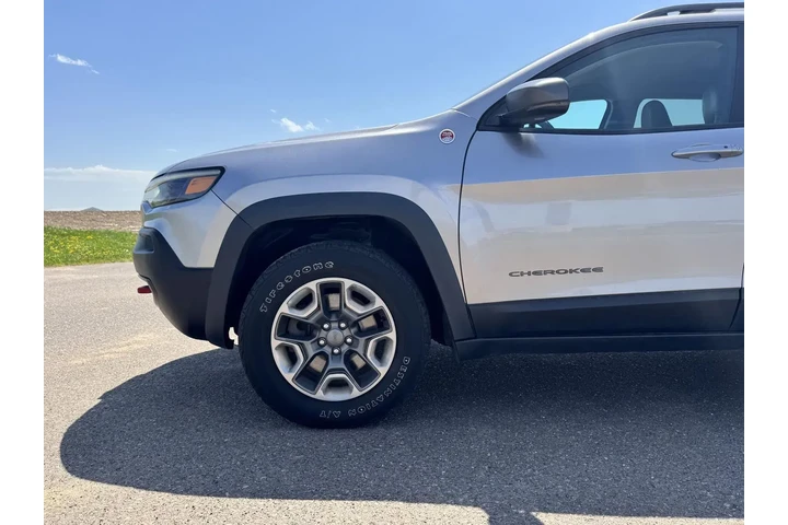 $18999 : Jeep Cherokee 2019 4x4 Trail image 5