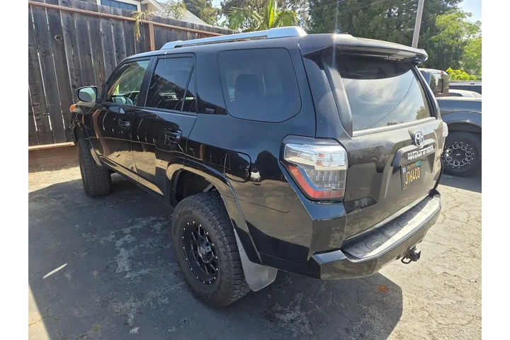 $30350 : Toyota 4Runner 2016 4x4 SR5 image 9