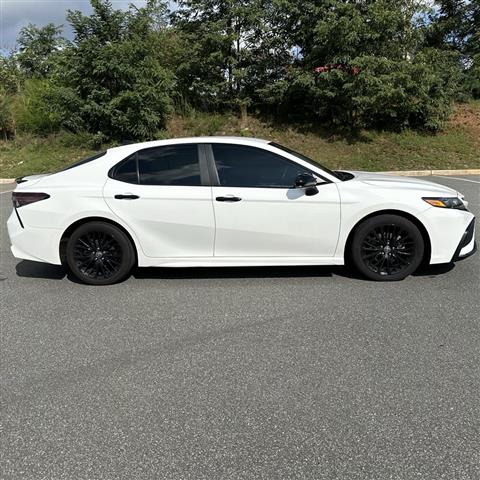 $24996 : PRE-OWNED 2021 TOYOTA CAMRY SE image 6