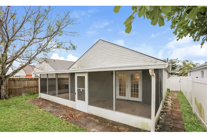 $1500 : 3bed 2bath home image 10