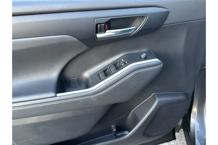 $36990 : Toyota Highlander 2023 AWD L image 10