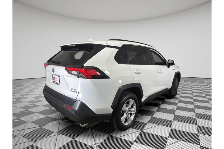 $26489 : Gold Certified2020 RAV4 HYBRID image 9