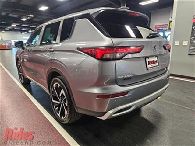 $28900 : 2023 Outlander SE SUV image 7