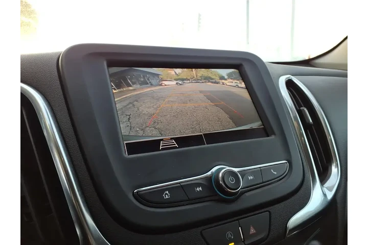 $25691 : Chevrolet Equinox 2024 LT 4d image 3