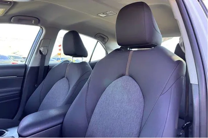 $14977 : Toyota Camry 2018 SE 4dr Sed image 10