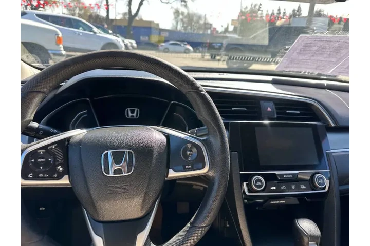 $13995 : 2018 Civic EX image 10