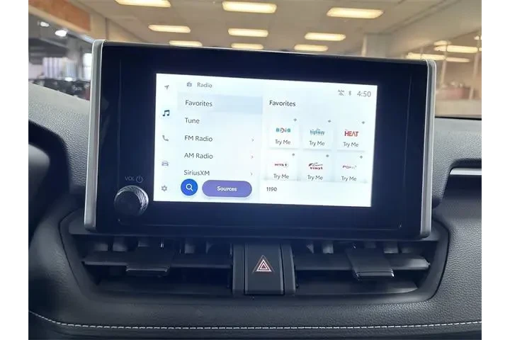 $26800 : Toyota RAV4 2024 AWD XLE 4dr image 8