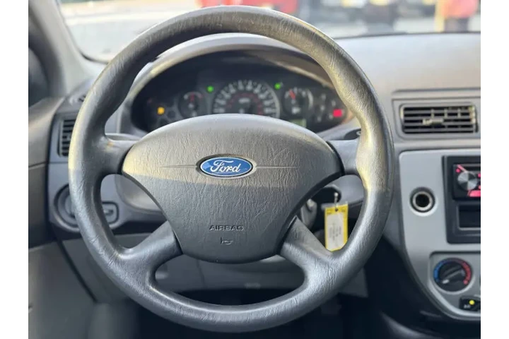 $4900 : 2007 Focus ZX3 SES image 9