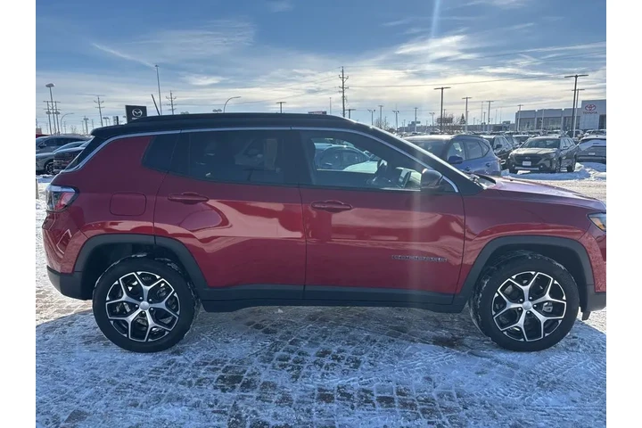 $27498 : 2024 Compass Limited image 4