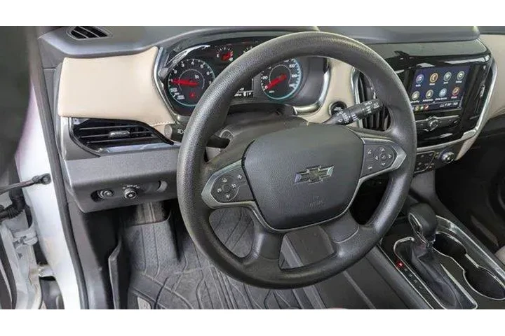 $20999 : Chevrolet Traverse 2023 LS 4 image 4