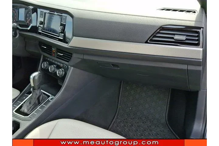 $13989 : Volkswagen Jetta 2020 R-Line image 10