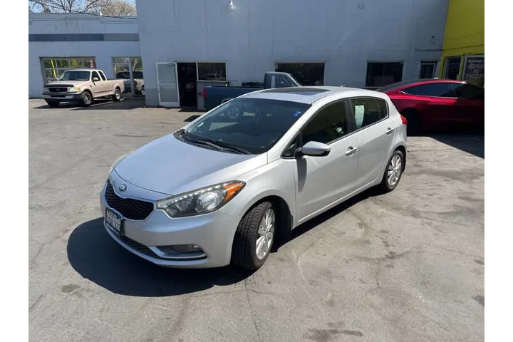 $7999 : 2015 Forte5 EX image 3