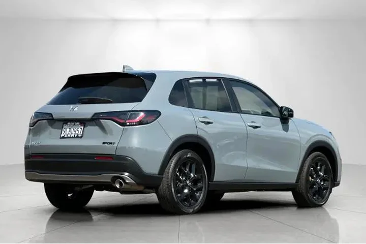 $28995 : Honda HR-V 2024 AWD Sport 4d image 3