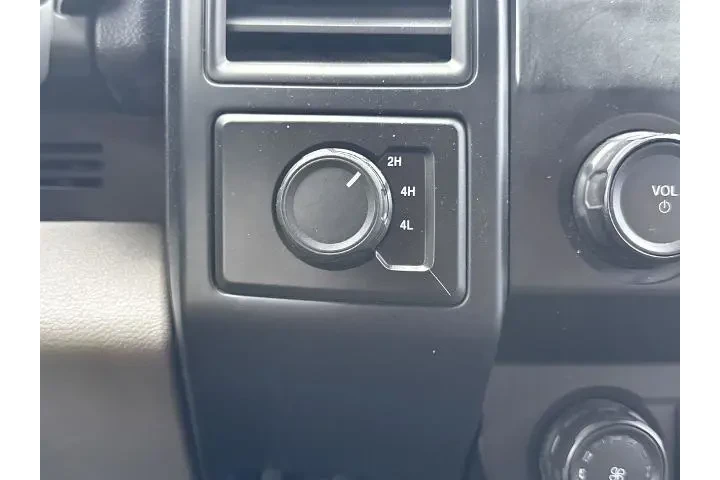 $27220 : Ford F-150 2016 4x4 XL 4dr S image 8