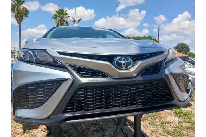 $22900 : 2022 Camry SE image 9