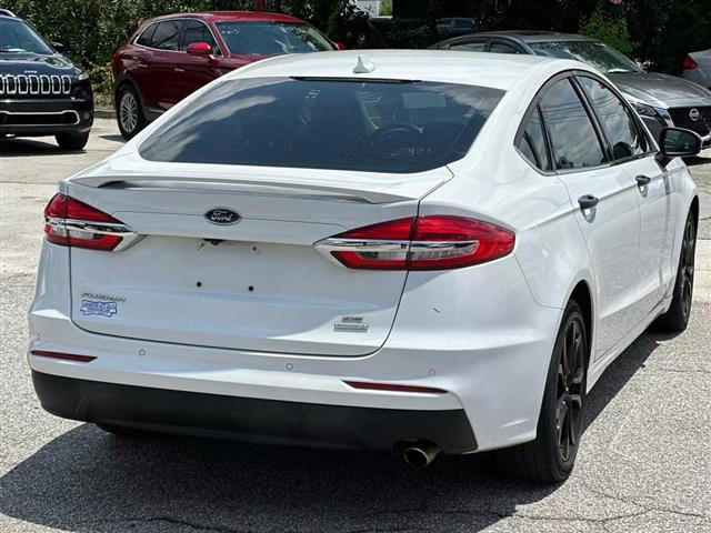 $15990 : 2019 FORD FUSION image 8