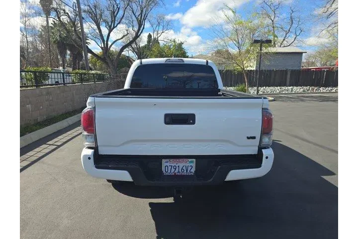 $36495 : Toyota Tacoma 2020 4x4 TRD P image 4