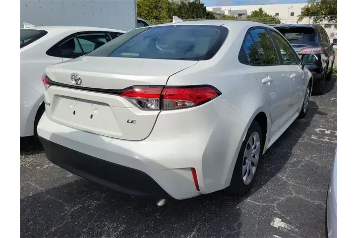 $17450 : Toyota Corolla 2023 LE 4dr S image 3