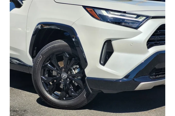$43999 : Gold Certified2024 RAV4 Hybri image 4