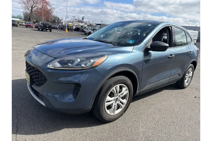 $13995 : Ford Escape 2020 AWD S 4dr S image 1