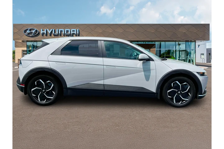 $24991 : Hyundai IONIQ 5 2024 SEL 4dr image 8