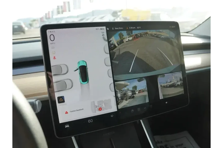 $15943 : Tesla Model 3 2019 Mid Range image 10