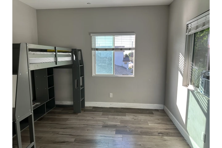 $1000 : Rento recamara image 4