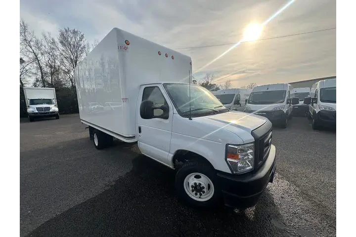 $34800 : Ford E-Series 2024 E-350 SD image 2