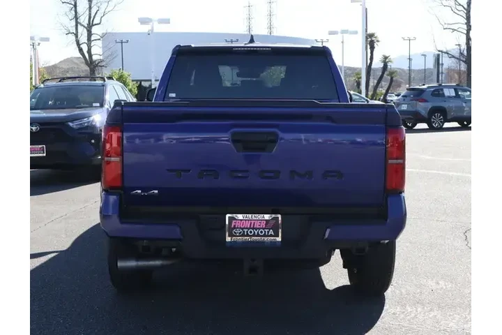 $35650 : Toyota Tacoma 2025 4x4 SR5 4 image 4