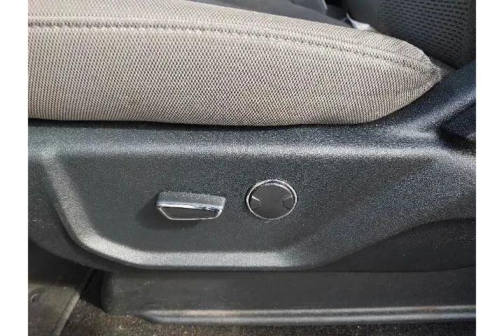 $26316 : Ford F-150 2018 4x2 XLT 4dr image 8