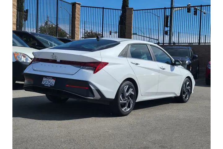 $21829 : Hyundai ELANTRA 2025 SEL Con image 2