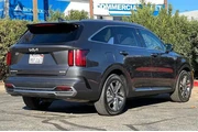 $34999 : Kia Sorento Plug-In Hybrid 2 thumbnail