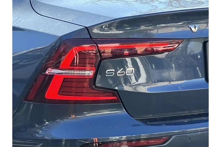 $26500 : Volvo S60 2023 B5 Core Dark image 8