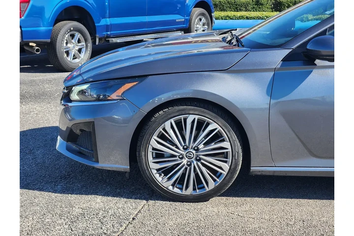 $22059 : Nissan Altima 2023 2.5 SL 4d image 9