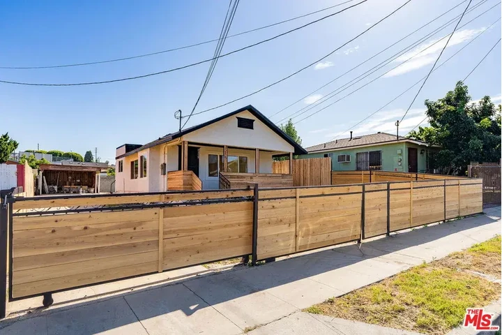 $1500 : Boyle Heights 2 Bed/ 2 Bath image 3