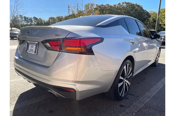 $11486 : Nissan Altima 2019 2.5 SR 4d image 5