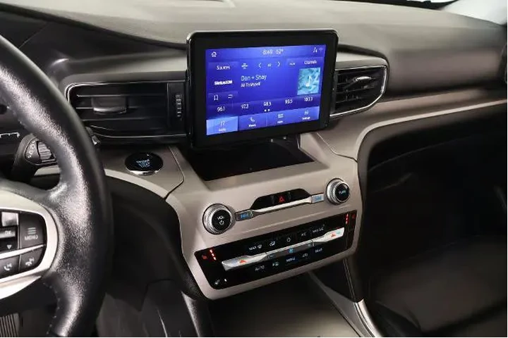 $27403 : Ford Explorer 2023 XLT 4dr S image 5