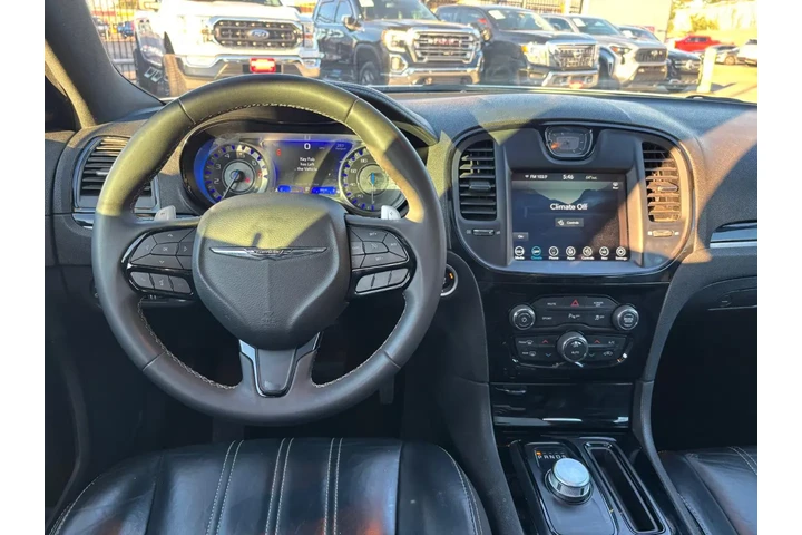 2023 300 300 S image 8