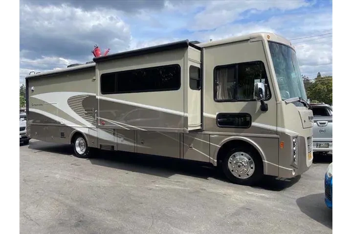 $69500 : 2017 Winnebago SIGHTEER image 3