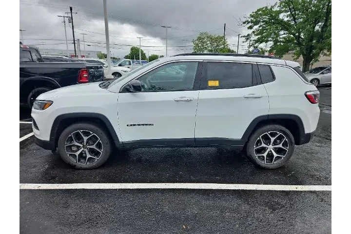 $20700 : Jeep Compass 2024 4x4 Latitu image 4